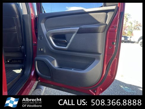 Used 2015 Nissan Titan SV w/ SV Value Truck Package image 18