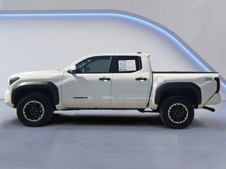 Used 2025 Toyota Tacoma TRD Off-Road AWD/4WD video 2