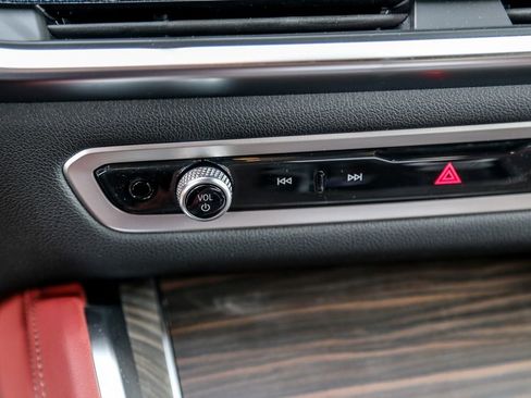 New 2026 BMW X6 xDrive40i w/ Executive Package image 16