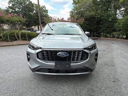 Certified 2024 Ford Escape Platinum AWD/4WD image 2