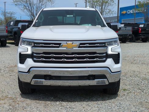 New 2026 Chevrolet Silverado 1500 LTZ w/ LTZ Premium Package AWD/4WD image 3
