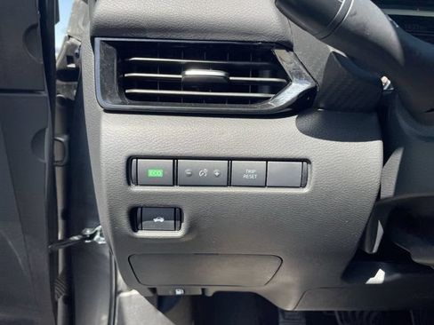 Used 2024 Nissan Sentra SV FWD image 17