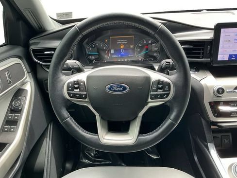Used 2021 Ford Explorer XLT w/ Equipment Group 202A AWD/4WD image 13