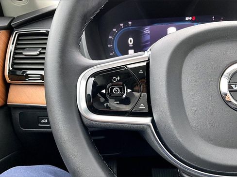 Certified 2024 Volvo XC90 B6 Plus w/ Protection Package image 11