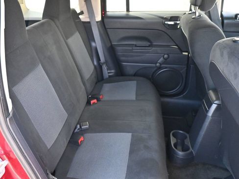 Used 2017 Jeep Patriot Sport FWD image 15