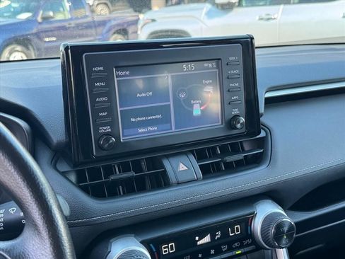 Used 2019 Toyota RAV4 LE w/ Carpet Mat Package AWD/4WD image 28