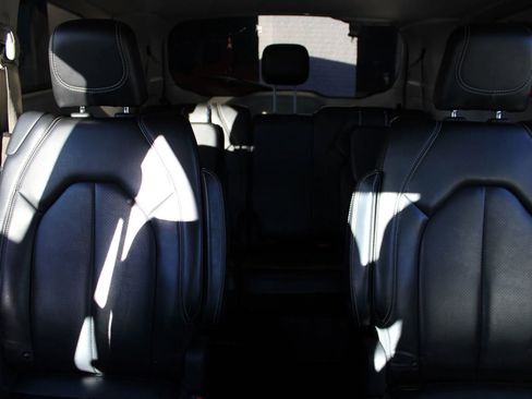 Used 2020 Chrysler Voyager Lxi image 7