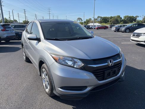 Used 2017 Honda HR-V LX image 1