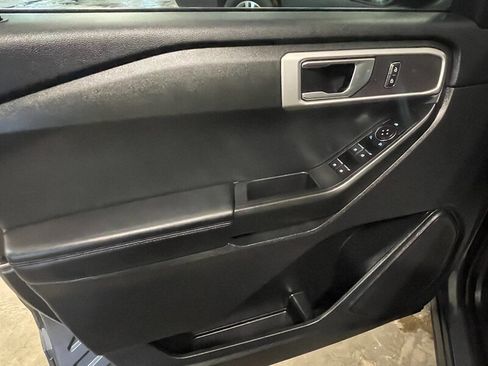 Used 2022 Ford Explorer 4WD w/ Class IV Trailer Tow Package image 27