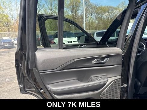 Used 2025 Jeep Grand Cherokee Laredo X AWD/4WD image 33