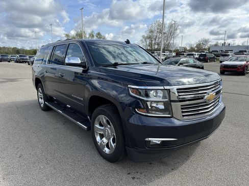 Used 2019 Chevrolet Suburban Premier w/ Max Trailering Package AWD/4WD image 11