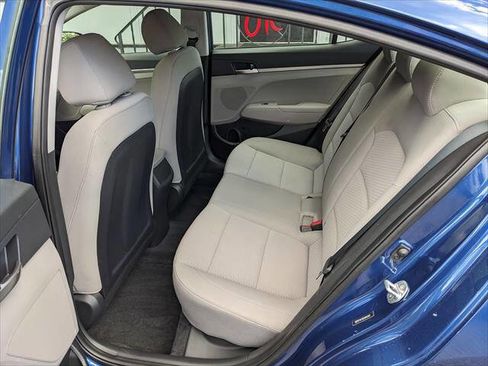 Used 2020 Hyundai Elantra SE FWD image 10