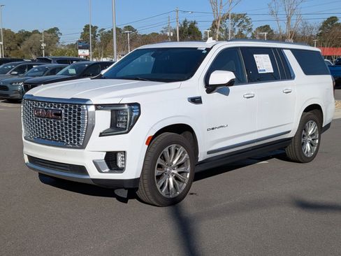 Used 2023 GMC Yukon XL Denali image 7