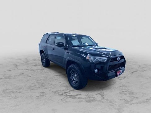 Used 2017 Toyota 4Runner TRD Off-Road Premium image 3