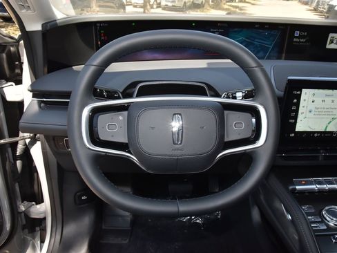 New 2026 Lincoln Nautilus Premier image 29