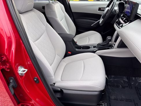 Certified 2023 Toyota Corolla Cross LE image 35