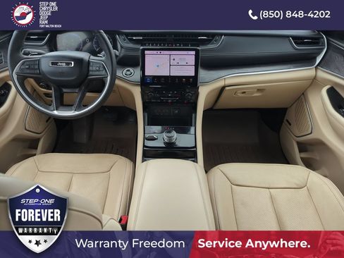 Used 2023 Jeep Grand Cherokee Limited w/ Luxury Tech Group II AWD/4WD image 14