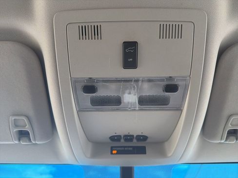 Used 2011 Chevrolet Suburban LT w/ Luxury Package image 22