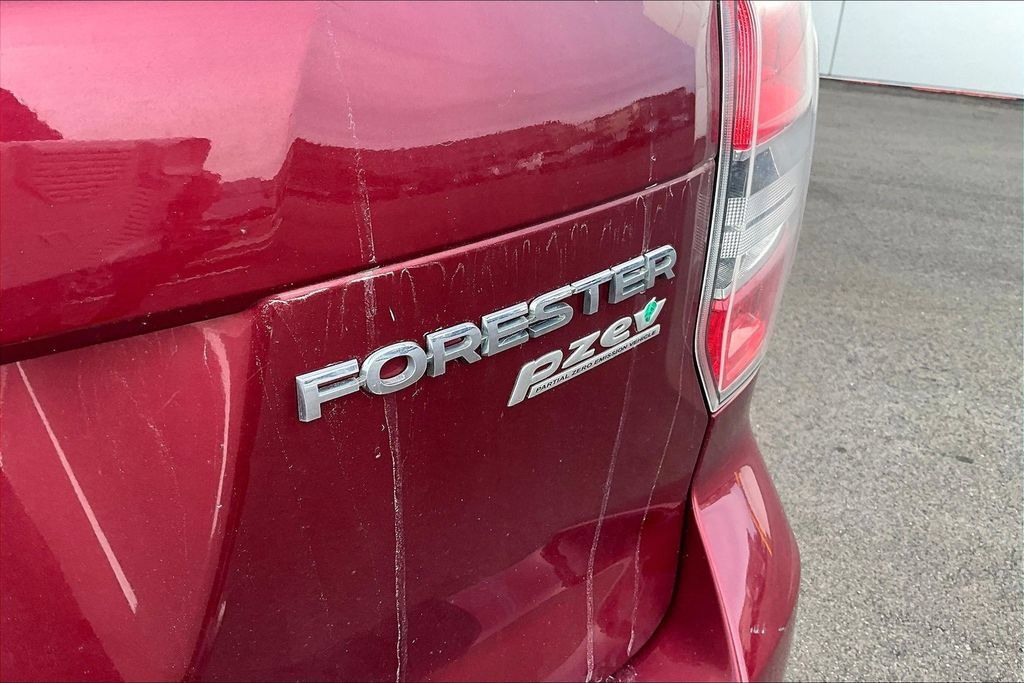 Used 2014 Subaru Forester 2.5i Premium w/ Popular Package #2 AWD/4WD image 24
