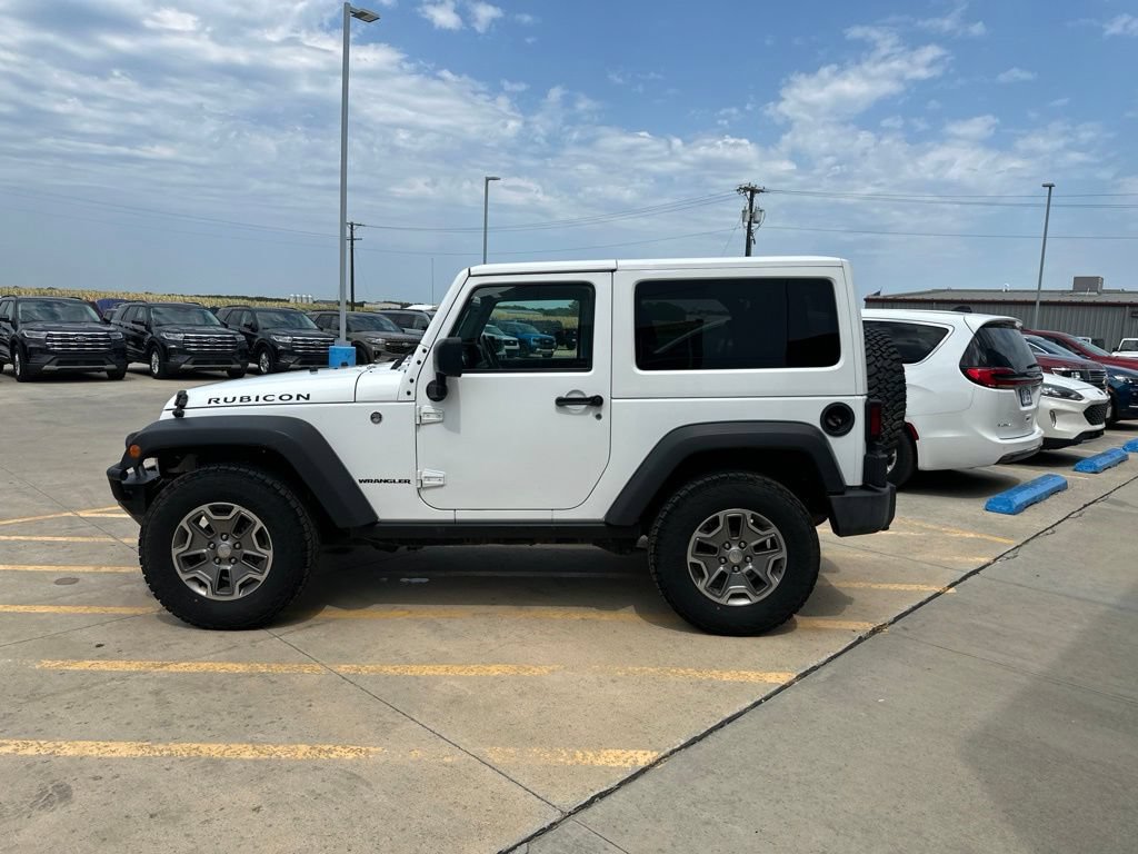 Used 2017 Jeep Wrangler Rubicon w/ Connectivity Group AWD/4WD image 4