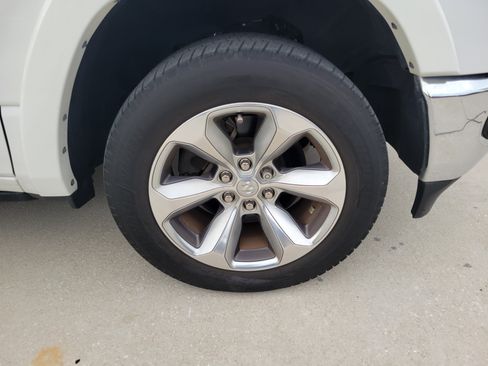 Used 2019 RAM 1500 Limited RWD image 5