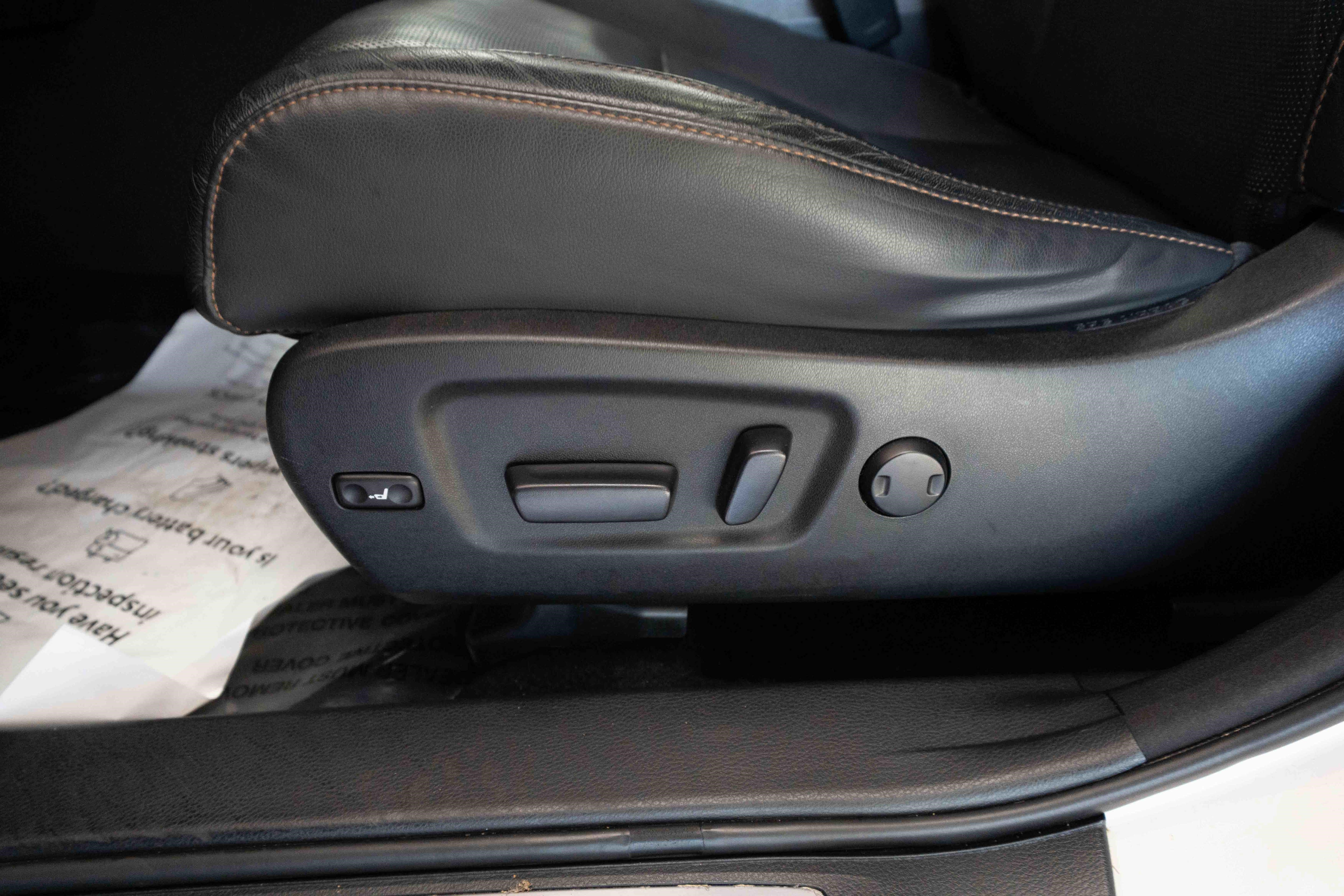 Used 2014 Toyota Highlander Limited Platinum AWD/4WD image 12