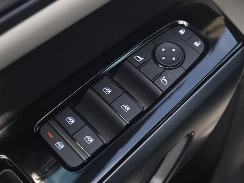 New 2026 Nissan Pathfinder SL w/ SL Premium Package AWD/4WD image 10