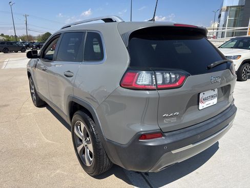 Used 2019 Jeep Cherokee Limited AWD/4WD image 3