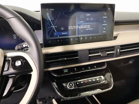 New 2026 Lincoln Corsair Premiere image 5