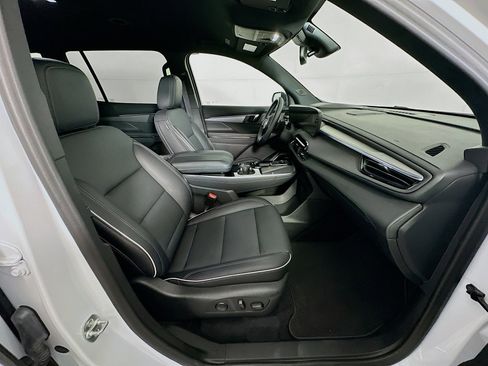 Used 2025 Buick Enclave Preferred image 33