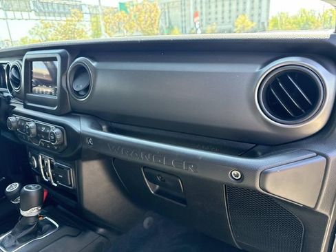 Used 2022 Jeep Wrangler Unlimited Sport image 10