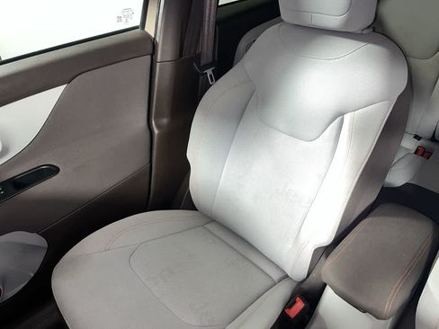 Used 2016 Jeep Renegade Latitude w/ Popular Equipment Group AWD/4WD image 26