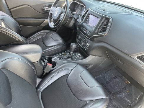 Used 2021 Jeep Cherokee Latitude Plus image 10