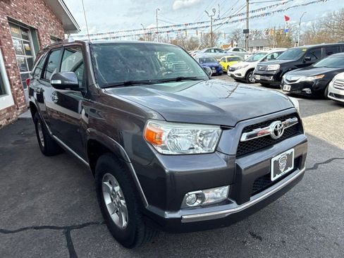 Used 2013 Toyota 4Runner SR5 w/ Premium Pkg image 3