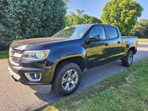 Used 2015 Chevrolet Colorado Z71 AWD/4WD image 2