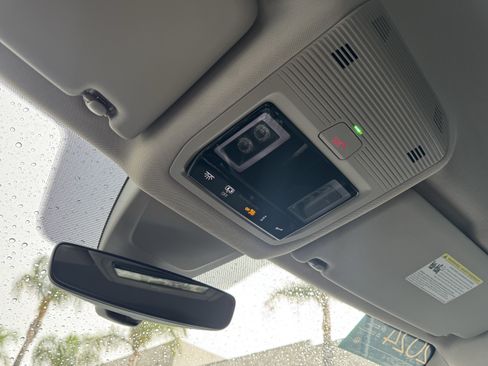 Certified 2024 Volkswagen Atlas SE FWD image 27