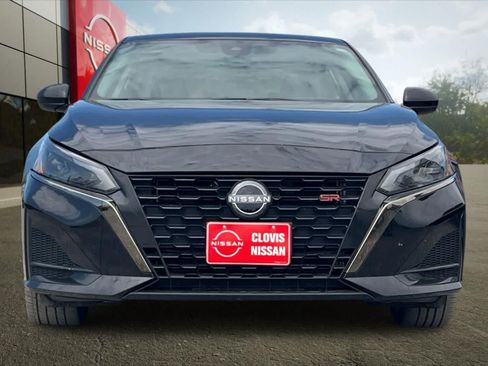 Used 2024 Nissan Altima 2.5 SR FWD image 11