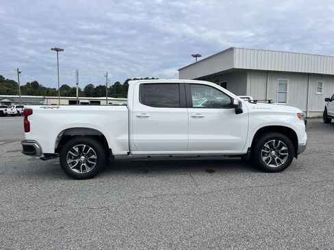 Used 2023 Chevrolet Silverado 1500 LT AWD/4WD image 2