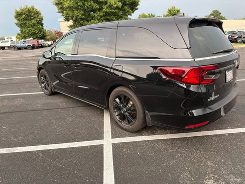 Used 2024 Honda Odyssey Sport image 3