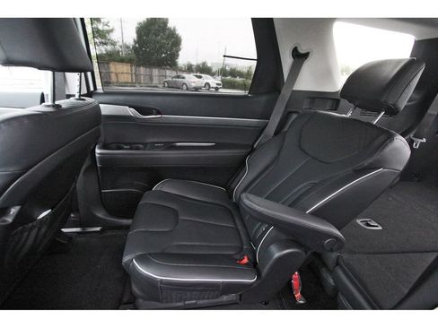 Used 2025 Hyundai Palisade SEL FWD image 12