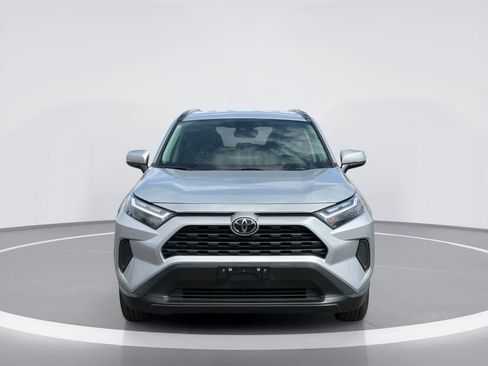 Used 2025 Toyota RAV4 XLE AWD/4WD image 5