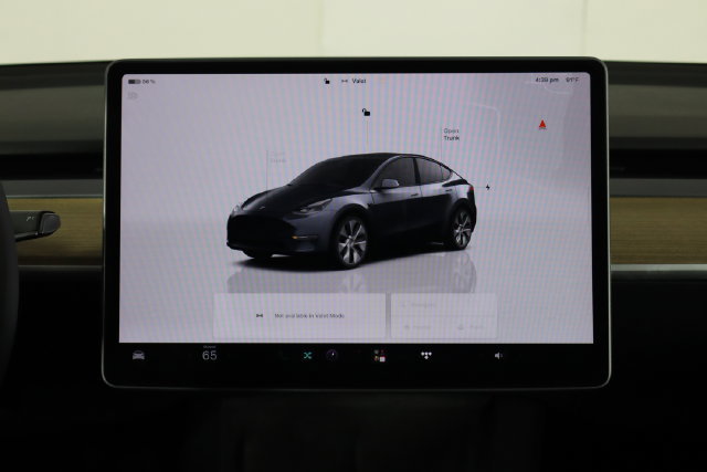 Used 2023 Tesla Model Y 2WD image 21