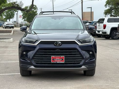 Used 2024 Toyota Grand Highlander Platinum image 2