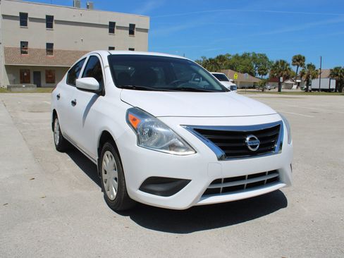 Used 2018 Nissan Versa S FWD image 20