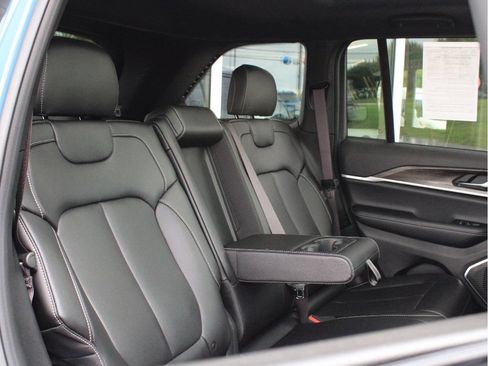 Used 2026 Jeep Grand Cherokee Limited w/ Limited Altitude Package AWD/4WD image 29
