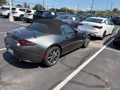 Used 2021 MAZDA MX-5 Miata Grand Touring RWD image 8