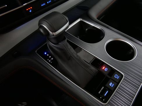 Used 2024 Toyota Sienna XSE image 28