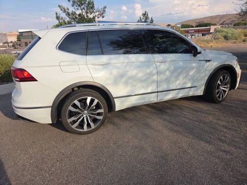 Used 2018 Volkswagen Tiguan SEL Premium w/ R-Line Package AWD/4WD image 3