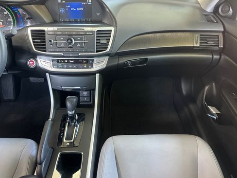 Used 2015 Honda Accord Hybrid Sedan image 30