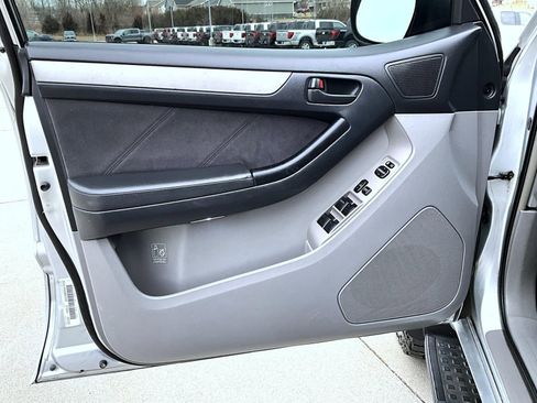 Used 2004 Toyota 4Runner SR5 image 9